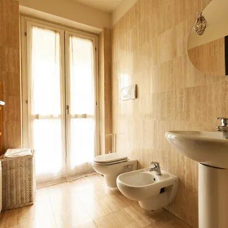 Moscova-brera Elegante Con Giardino Privato アパート *